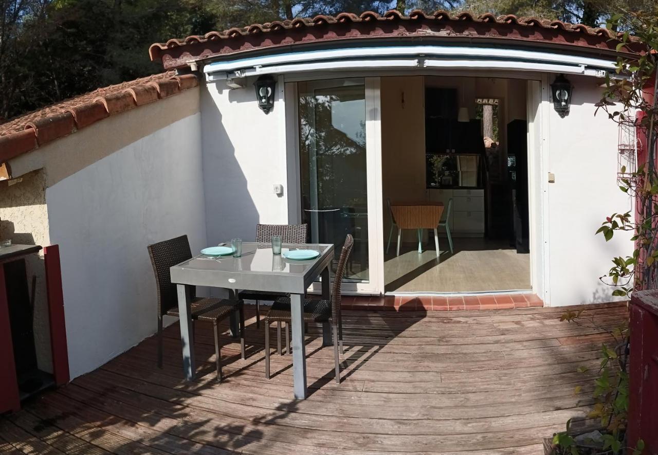 petite maison au calme - piscine en copropriété, terrasse, mer Vallauris Extérieur photo